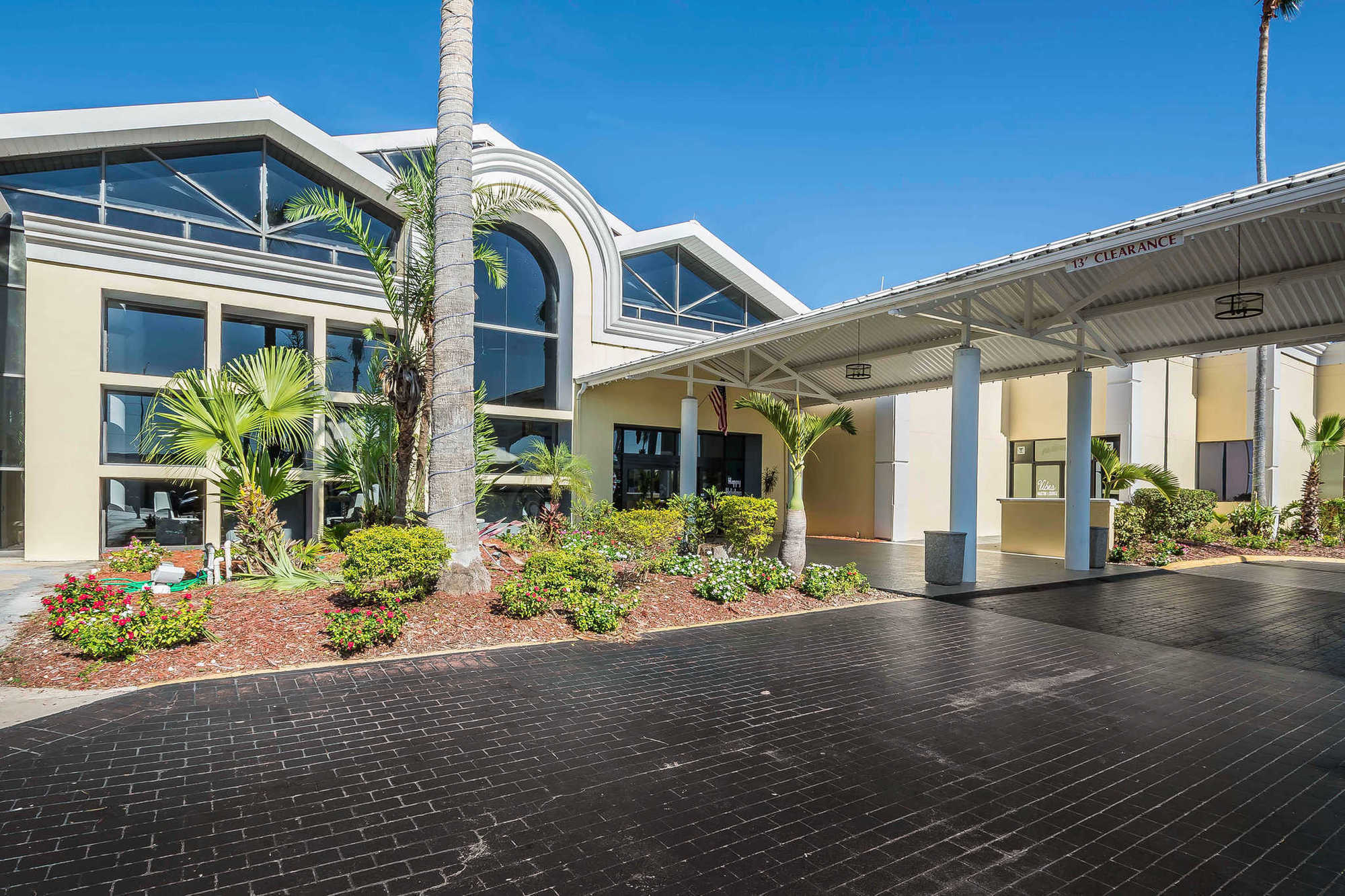 Clarion Hotel Orlando International Airport Exterior photo
